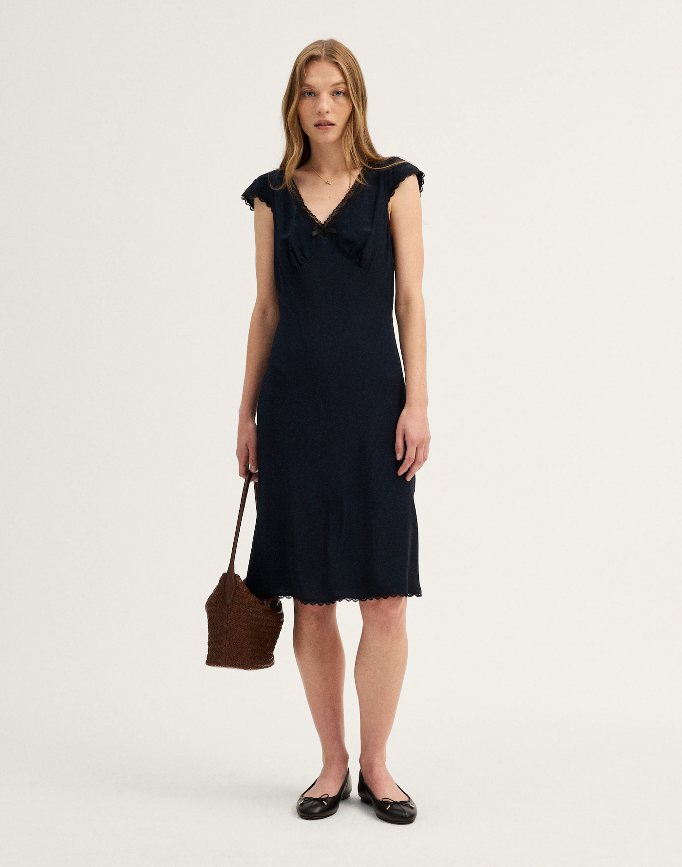 Thewoofox Black Lace Trim V Neck Midi Dress Flutter Sleeve Elvaris Noctelle - Image 2