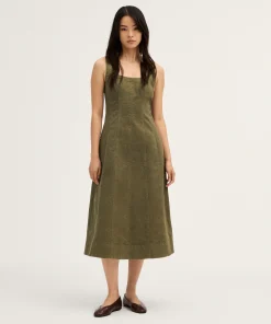 Thewoofox Olive Square Neck Midi Dress Sleeveless Selvara Corvienne